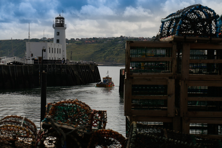 Scarborough Leuchtturm am Hafen