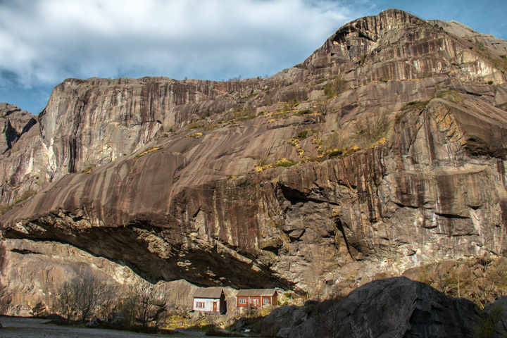 Häuser am Jössingfjord, Norwegen