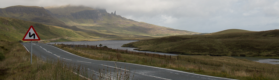 kurvige Straße - Isle of Skye