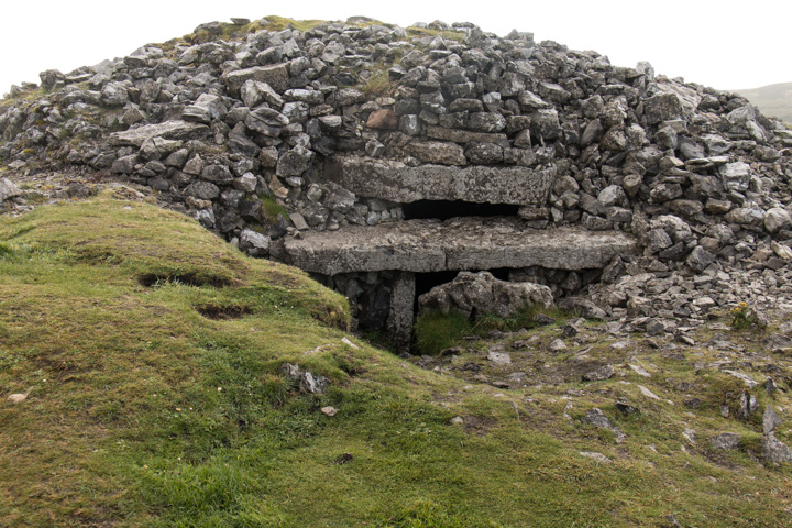 Grabh&uuml;gel, Carrowkeel, Irland